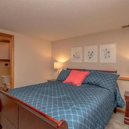 Апартаменты Relaxing Riverside Retreat - Storyland, Attitash, North Conway Бартлетт Экстерьер фото