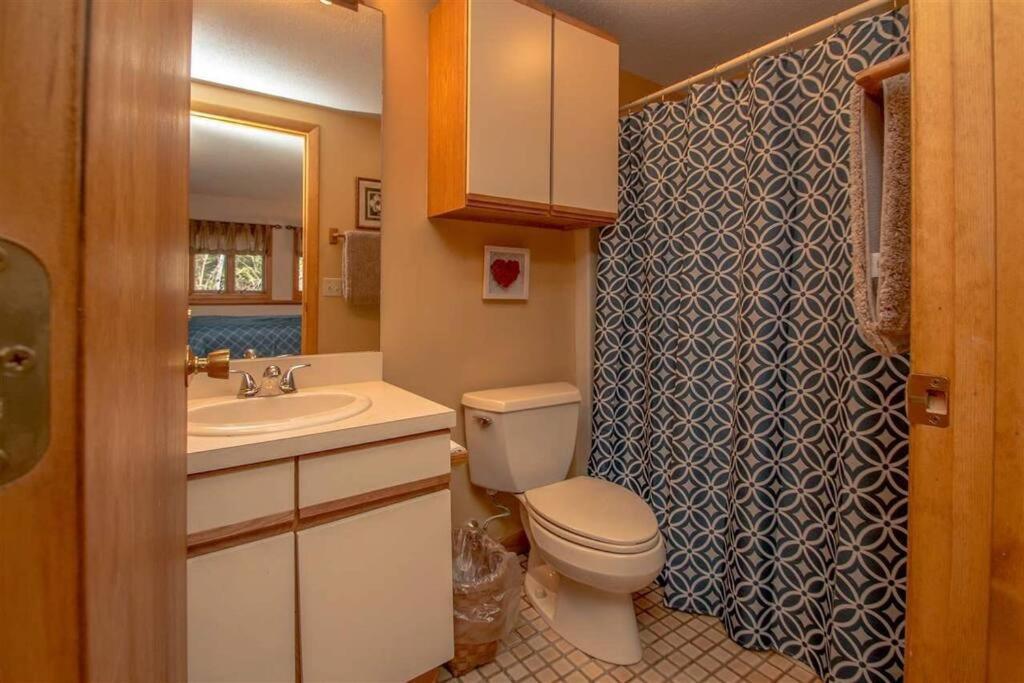 Апартаменты Relaxing Riverside Retreat - Storyland, Attitash, North Conway Бартлетт Экстерьер фото