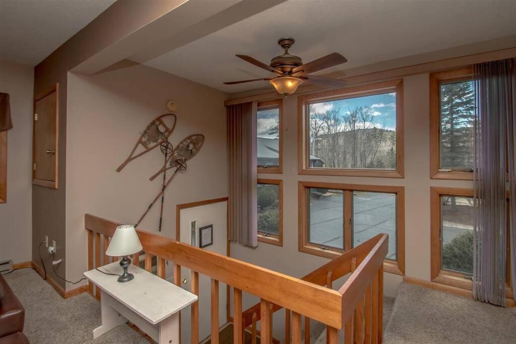 Апартаменты Relaxing Riverside Retreat - Storyland, Attitash, North Conway Бартлетт Экстерьер фото